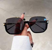 Load image into Gallery viewer, Vintage Square Semi Glasses