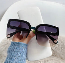 Load image into Gallery viewer, Leslie Sunglasses