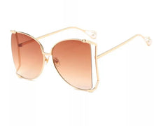 Load image into Gallery viewer, Oversized Square Butterfly Pearl Sunglasses