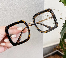Load image into Gallery viewer, Clear Square Glasses