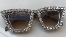 Load image into Gallery viewer, Cateye Diamond Sunglasses