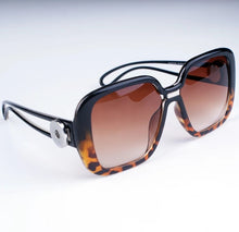 Load image into Gallery viewer, Snap Button Sunglasses